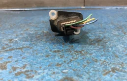 Датчик массового расхода воздуха для Nissan X-Trail на фотографиях