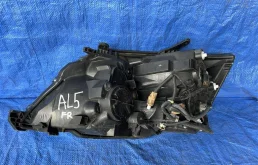 Фары для Toyota Alphard 2008 года на фотографиях