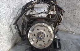 Двигатель без навесного для Mitsubishi Pajero 2014 года на фотографиях