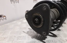 Амортизатор передний правый для Volvo C30 на фотографиях