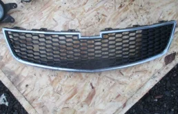 Решетка радиатора для Chevrolet Cruze на фотографиях