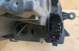 Фары для Volkswagen Touran 2010 года на фотографиях