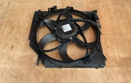 Вентилятор радиатора охлаждения ДВС для BMW X3 2008 года на фотографиях