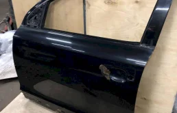 Двери для Audi Q7 2015 года на фотографиях