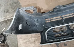 Бампер для Dodge Caliber 2006 года на фотографиях