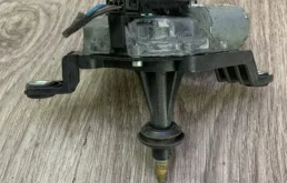 Мотор стеклоочистителя для Opel Zafira на фотографиях