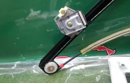 Стеклоподъемник передний левый для BMW 5er 2001 года на фотографиях