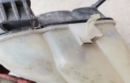 Расширительный бачок радиатора для Mercedes-Benz GL class 2006 года на фотографиях