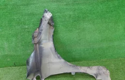 Крылья для Toyota Corolla 2017 года на фотографиях