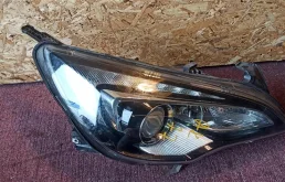 Фара правая для Opel Astra 2017 года на фотографиях