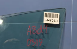 Стекла и зеркала для Audi A8 на фотографиях