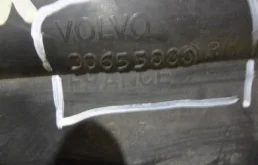 Подкрылок передний правый для Volvo XC70 на фотографиях