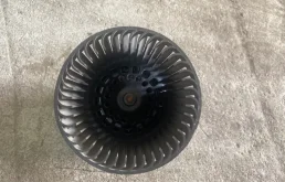 Моторчик печки для Peugeot 308 T7 Хэтчбек 2007-2014