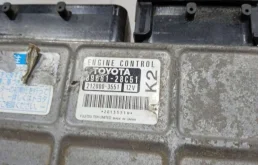 Блок управления двигателем для Toyota RAV4 на фотографиях