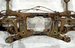 Рычаг задний правый верхний для Suzuki Grand Vitara 2015 года на фотографиях