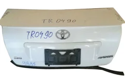 Крышка багажника для Toyota Avensis на фотографиях