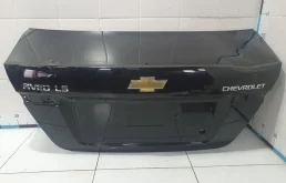 Крышка багажника для Chevrolet Aveo на фотографиях