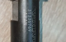 Форсунка топливная для Volvo XC90 2016 года на фотографиях