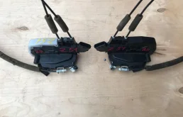 Замок задней правой двери для Nissan Note на фотографиях