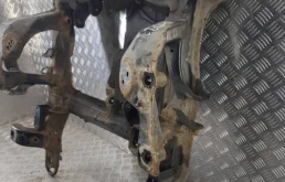 Подрамник двигателя для Suzuki Grand Vitara на фотографиях