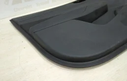 Обшивка двери передняя левая для Hyundai Solaris 2019 года на фотографиях