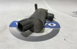 Насос омывателя фар для Volvo C30 на фотографиях