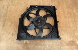 Вентилятор радиатора охлаждения ДВС для BMW X3 2008 года на фотографиях