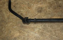 Стабилизатор поперечной устойчивости передний для Suzuki Grand Vitara 1998 года на фотографиях