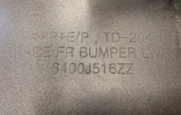 Накладка переднего бампера для Mitsubishi Pajero Sport 2024 года на фотографиях