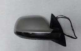 Стекла и зеркала для Audi Q7 2010 года на фотографиях