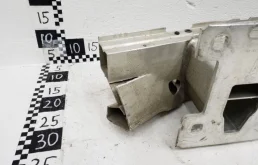 Усилитель заднего бампера для Volkswagen Touareg 2023 года на фотографиях