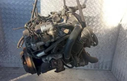 Двигатель без навесного для Mitsubishi L200 на фотографиях