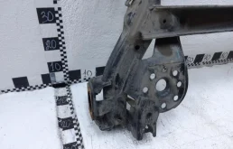 Задняя балка для Hyundai Solaris 2022 года на фотографиях