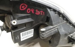 Фары для Opel Zafira 2005 года на фотографиях