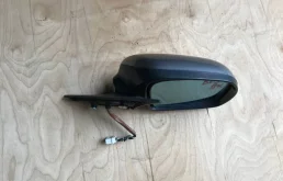 Стекла и зеркала для Subaru Legacy 2009 года на фотографиях