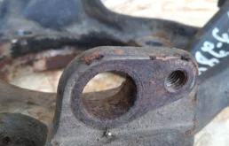 Кулак задний левый для Mitsubishi Pajero на фотографиях