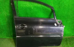 Дверь передняя правая для Toyota Corolla 2008 года на фотографиях
