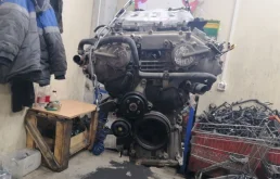 Двигатель без навесного для Nissan Pathfinder 2016 года на фотографиях