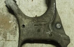 Качающийся рычаг правый для BMW X6 на фотографиях