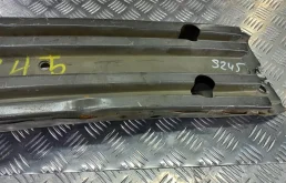 Усилитель переднего бампера для Ford Explorer на фотографиях