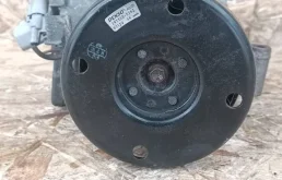 Компрессор кондиционера для Toyota Land Cruiser 2012 года на фотографиях