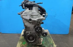 Двигатель без навесного для Nissan Tiida 2015 года на фотографиях