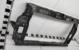 Панель радиатора (телевизор) для Hyundai Creta 2024 года на фотографиях