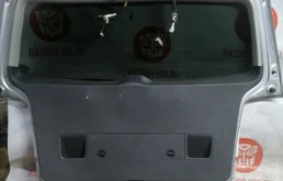 Двери для Volkswagen Touran 2012 года на фотографиях