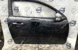 Двери для Volvo C30 2007 года на фотографиях