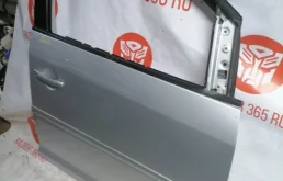 Двери для Volkswagen Touran 2007 года на фотографиях