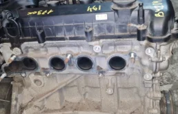 Двигатель без навесного для Volvo C30 2011 года на фотографиях