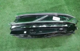 Фары для Volkswagen Touareg 2023 года на фотографиях