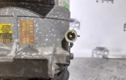 Компрессор кондиционера для Volvo XC90 2005 года на фотографиях