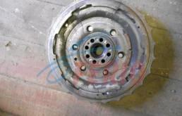 Маховик для Nissan X-Trail 2006 года на фотографиях